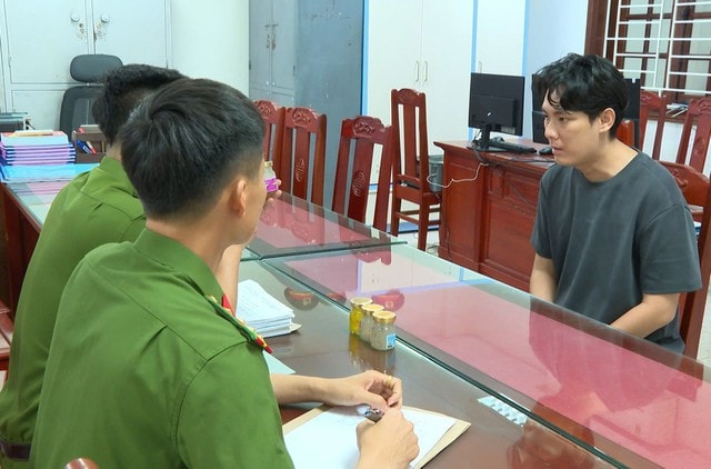Cận cảnh kho hàng 15 tấn hũ yến giả của đối tượng 9X chuyên livestream lừa khách- Ảnh 10.