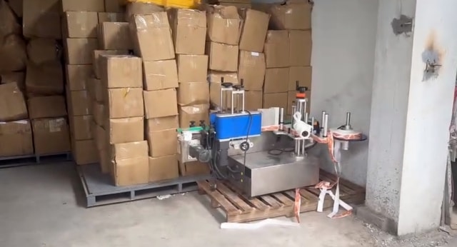 Cận cảnh kho hàng 15 tấn hũ yến giả của đối tượng 9X chuyên livestream lừa khách- Ảnh 6.