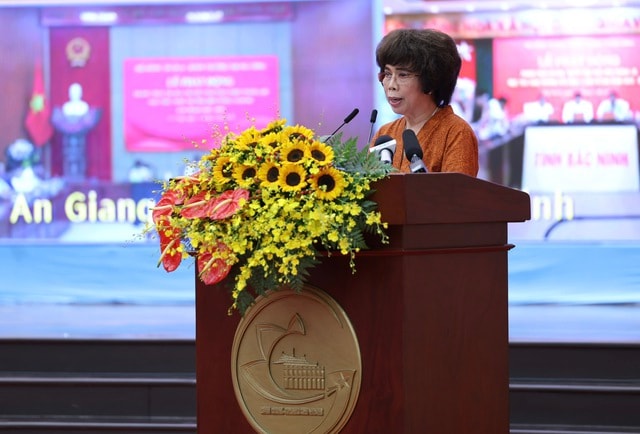 Thủ tướng phát động phong trào thi đua thực hiện mục tiêu tăng trưởng bền vững 2 con số- Ảnh 5. Thủ tướng phát động phong trào thi đua thực hiện mục tiêu tăng trưởng bền vững 2 con số- Ảnh 5.