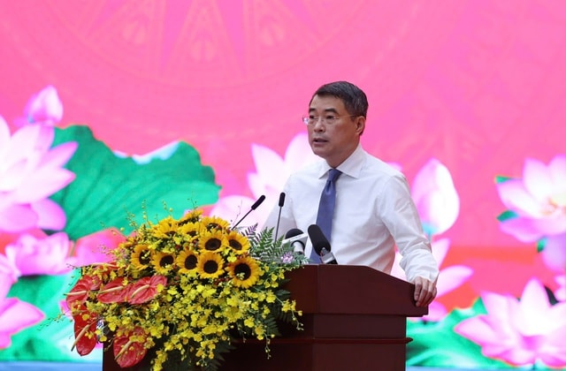 Thủ tướng phát động phong trào thi đua thực hiện mục tiêu tăng trưởng bền vững 2 con số- Ảnh 2. Thủ tướng phát động phong trào thi đua thực hiện mục tiêu tăng trưởng bền vững 2 con số- Ảnh 2.
