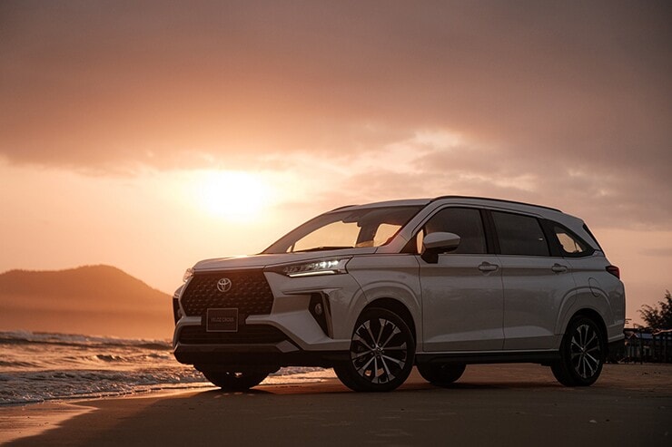 Tổng thể đuôi xe Toyota Veloz Cross