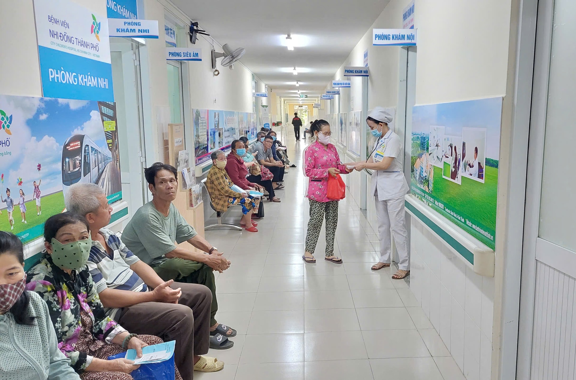 Kỳ 3: Đưa y tế chuyên sâu ngày càng gần dân- Ảnh 5. Kỳ 3: Đưa y tế chuyên sâu ngày càng gần dân- Ảnh 5.