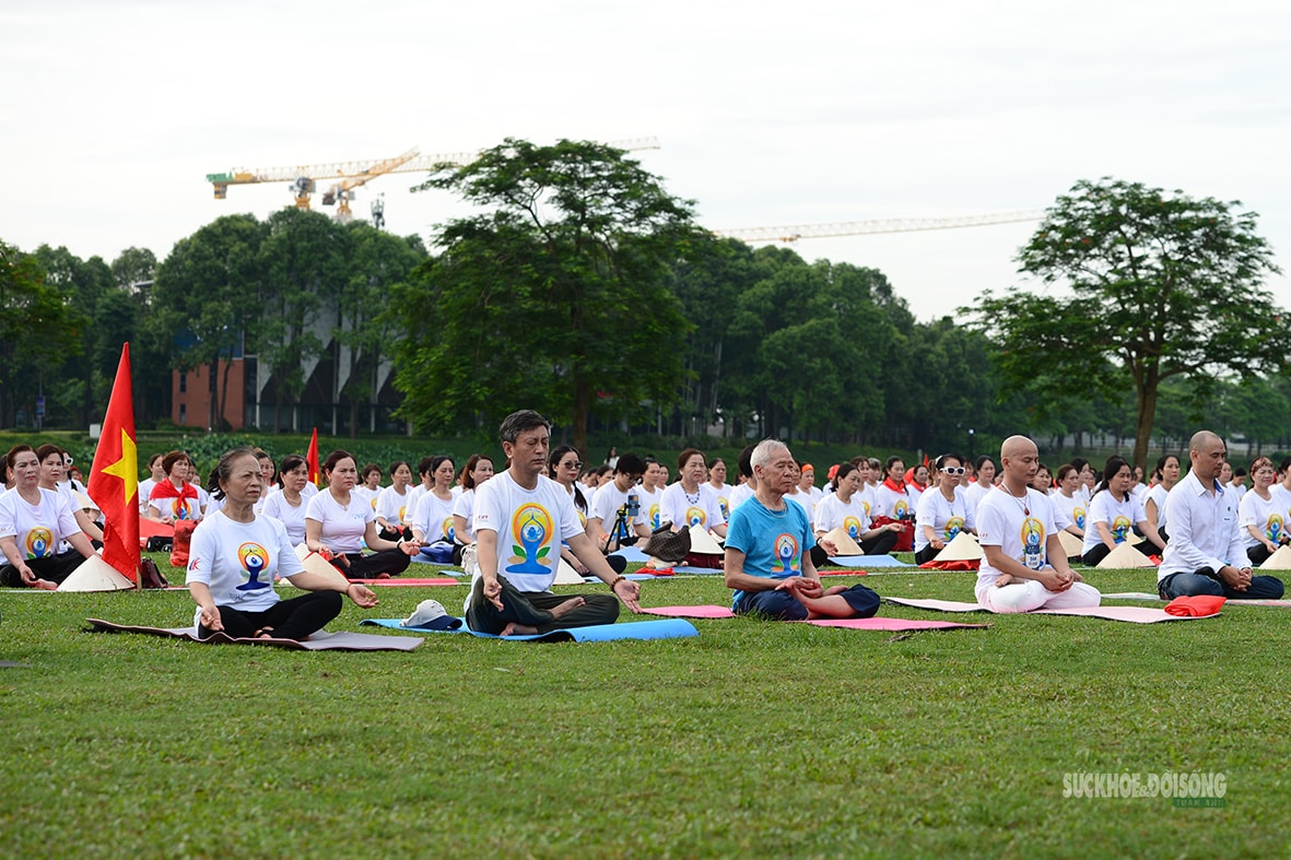 Hà Nội tổ chức ngày Quốc tế Yoga 2026 với 1 . 500 Người đồng diễn tại Công viên Yên Sở - Ảnh 3. Hà Nội tổ chức ngày Quốc tế Yoga 2026 với 1 . 500 Người đồng diễn tại Công viên Yên Sở - Ảnh 3.