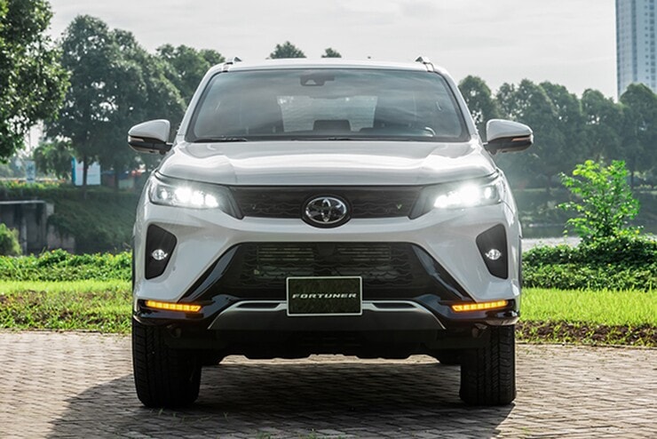Thiết kế đầu xe Toyota Fortuner 2026