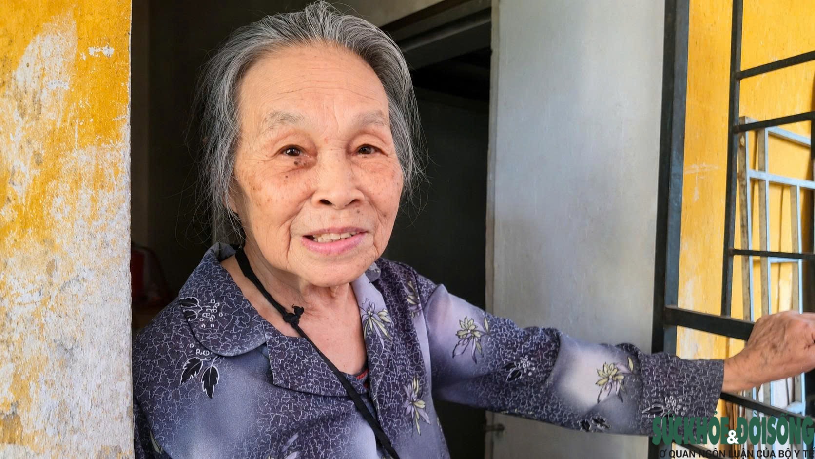 Lan can rơi trong đêm, hàng trăm hộ dân thấp thỏm chờ rời chung cư cũ- Ảnh 4. Lan can rơi trong đêm, hàng trăm hộ dân thấp thỏm chờ rời chung cư cũ- Ảnh 4.