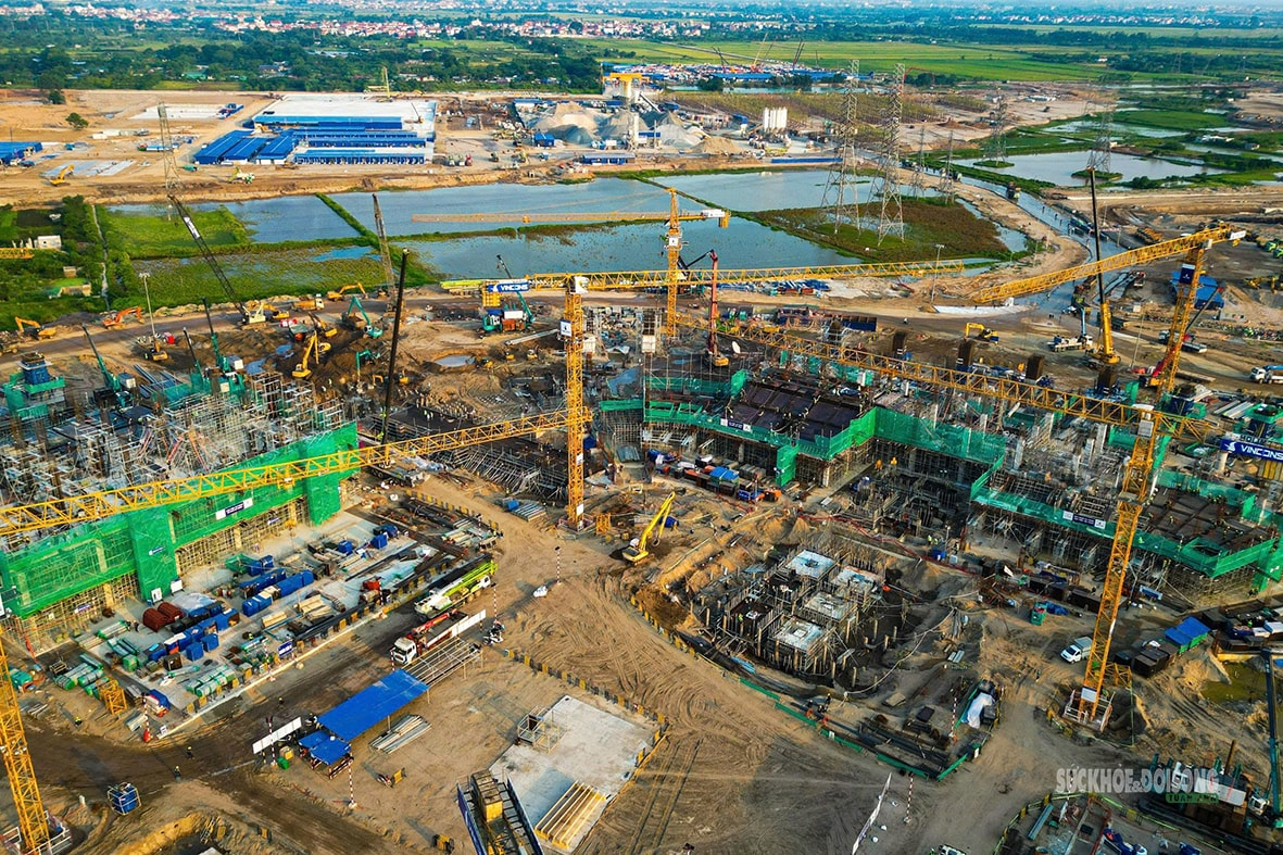 Bên trong đại công trường sân vận động Hùng Vương tại Hà Nội - Ảnh 1. Bên trong đại công trường sân vận động Hùng Vương tại Hà Nội - Ảnh 1.