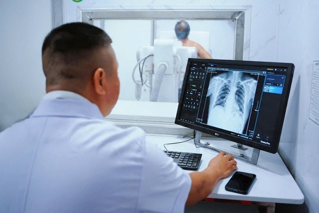 Khám sàng lọc hơn 6.500 người dân, phát hiện gần 600 trường hợp bệnh hô hấp - Ảnh 3. Khám sàng lọc hơn 6.500 người dân, phát hiện gần 600 trường hợp bệnh hô hấp - Ảnh 3.