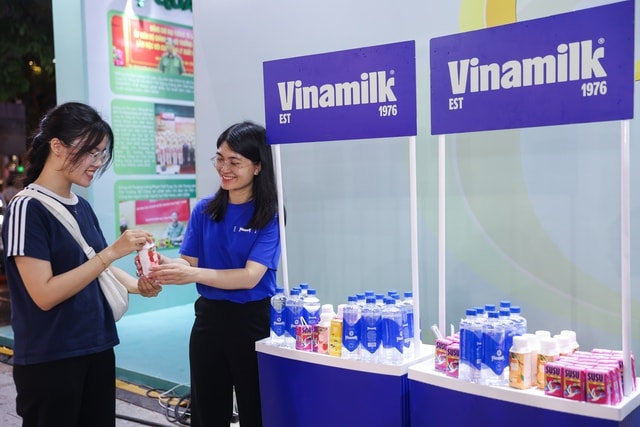 Vinamilk mang đến những trạm tiếp năng lượng giữa Gala 'Tổ quốc bình yên'- Ảnh 11.