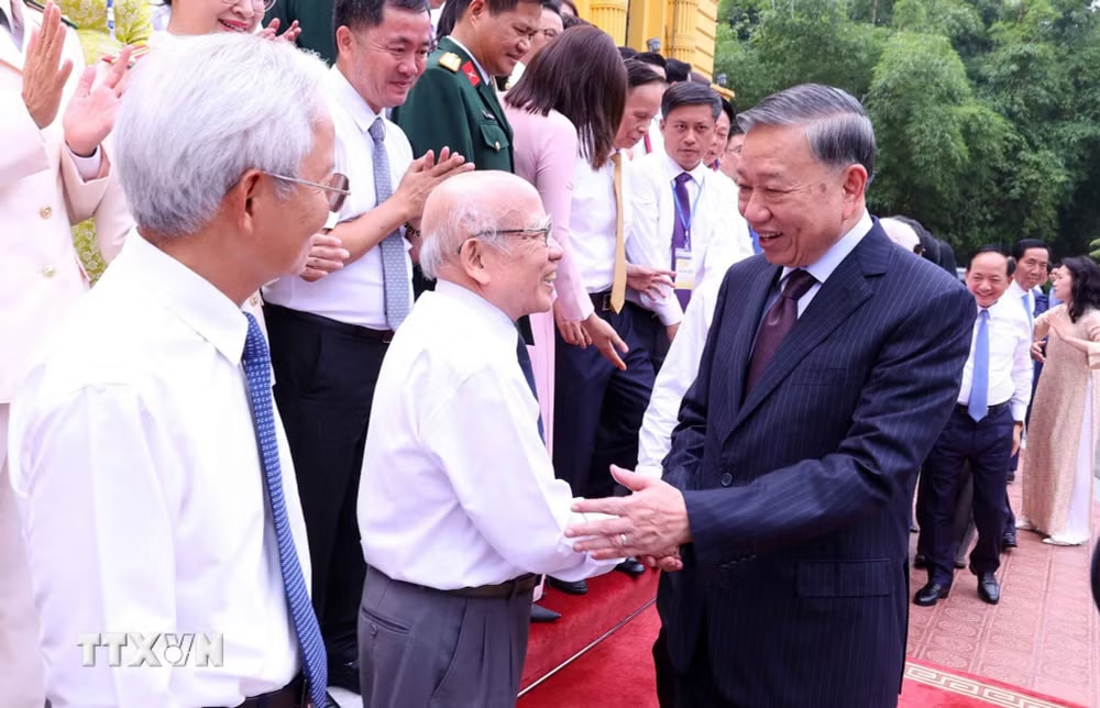 Tổng Bí thư, Chủ tịch nước Tô Lâm: Báo chí phải bám sát thực tiễn, tôn trọng sự thật, lấy lợi ích của nhân dân làm điểm xuất phát- Ảnh 2. Tổng Bí thư, Chủ tịch nước Tô Lâm: Báo chí phải bám sát thực tiễn, tôn trọng sự thật, lấy lợi ích của nhân dân làm điểm xuất phát- Ảnh 2.