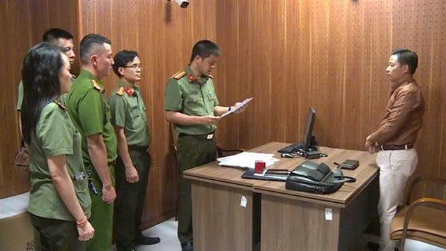 Hôm nay xét xử chủ tịch công ty lừa đảo 1.200 người tham hệ thống làm 'nước ion kiềm'- Ảnh 1. Hôm nay xét xử chủ tịch công ty lừa đảo 1.200 người tham hệ thống làm 'nước ion kiềm'- Ảnh 1.