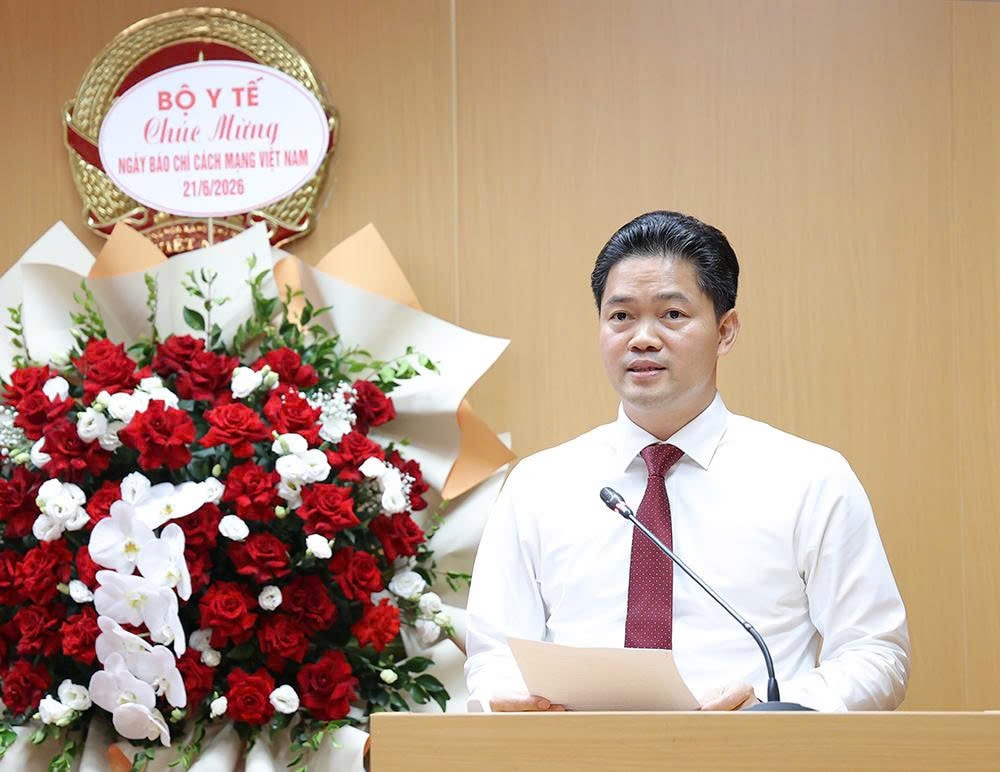 Lãnh đạo Bộ Y tế gặp mặt, chúc mừng các cơ quan báo chí, truyền thông của ngành nhân Kỷ niệm 101 năm Ngày Báo chí cách mạng Việt Nam- Ảnh 1. Lãnh đạo Bộ Y tế gặp mặt, chúc mừng các cơ quan báo chí, truyền thông của ngành nhân Kỷ niệm 101 năm Ngày Báo chí cách mạng Việt Nam- Ảnh 1.