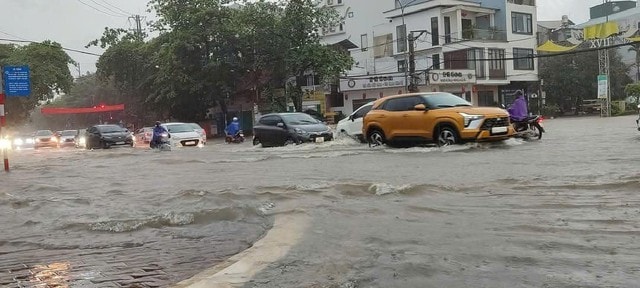 Mưa lớn, lũ trên các sông ở miền Bắc lên nhanh - Ảnh 1.