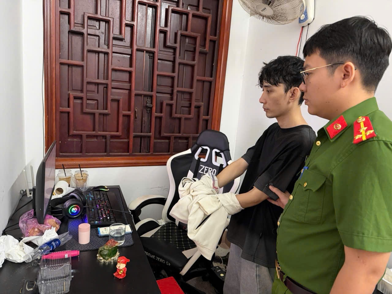 Hàng trăm giấy tờ, tài liệu của cơ quan, tổ chức bị làm giả - Ảnh 2.