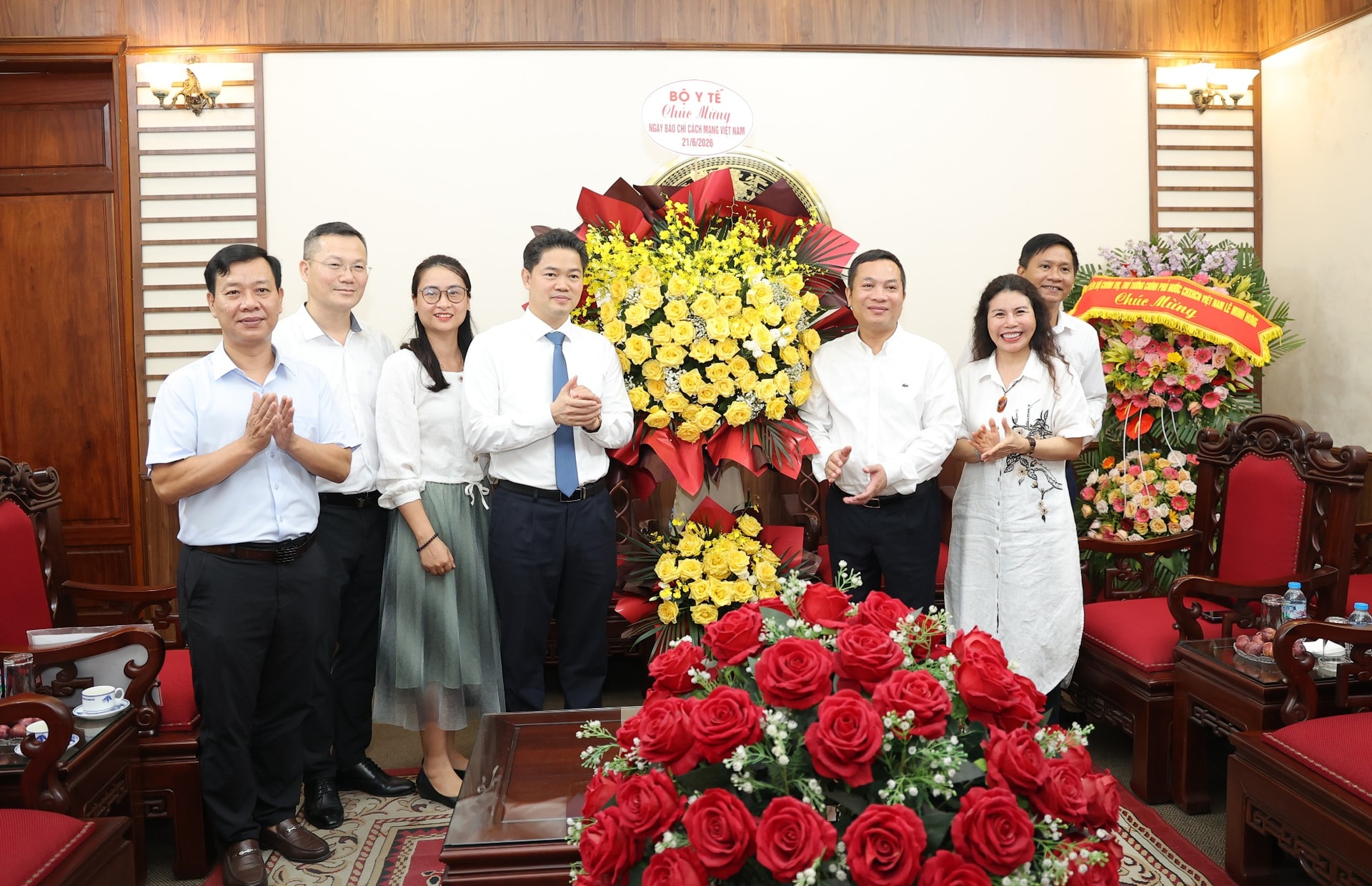 Thứ trưởng Thường trực Bộ Y tế Vũ Mạnh Hà chúc mừng các cơ quan báo chí, truyền hình nhân 101 năm Ngày Báo chí Cách mạng Việt Nam - Ảnh 5.