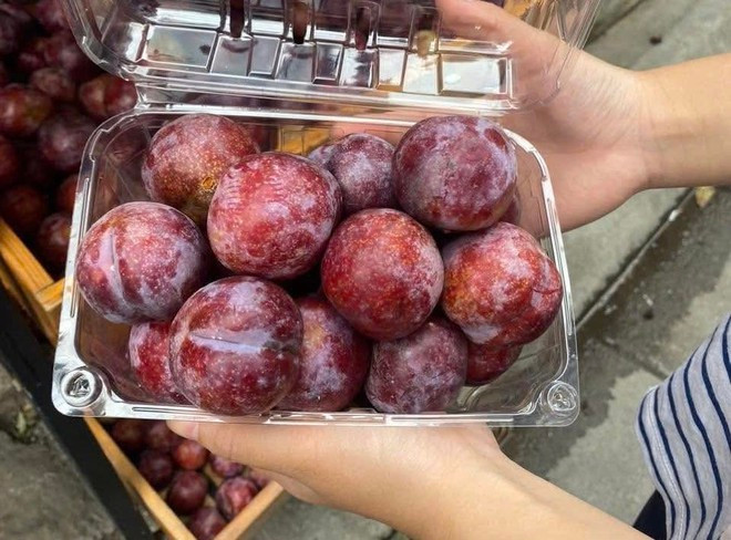 Tết Đoan Ngọ: Nhiều gia đình chọn mâm cúng tối giản, vừa đủ giữ nét truyền thống- Ảnh 5.