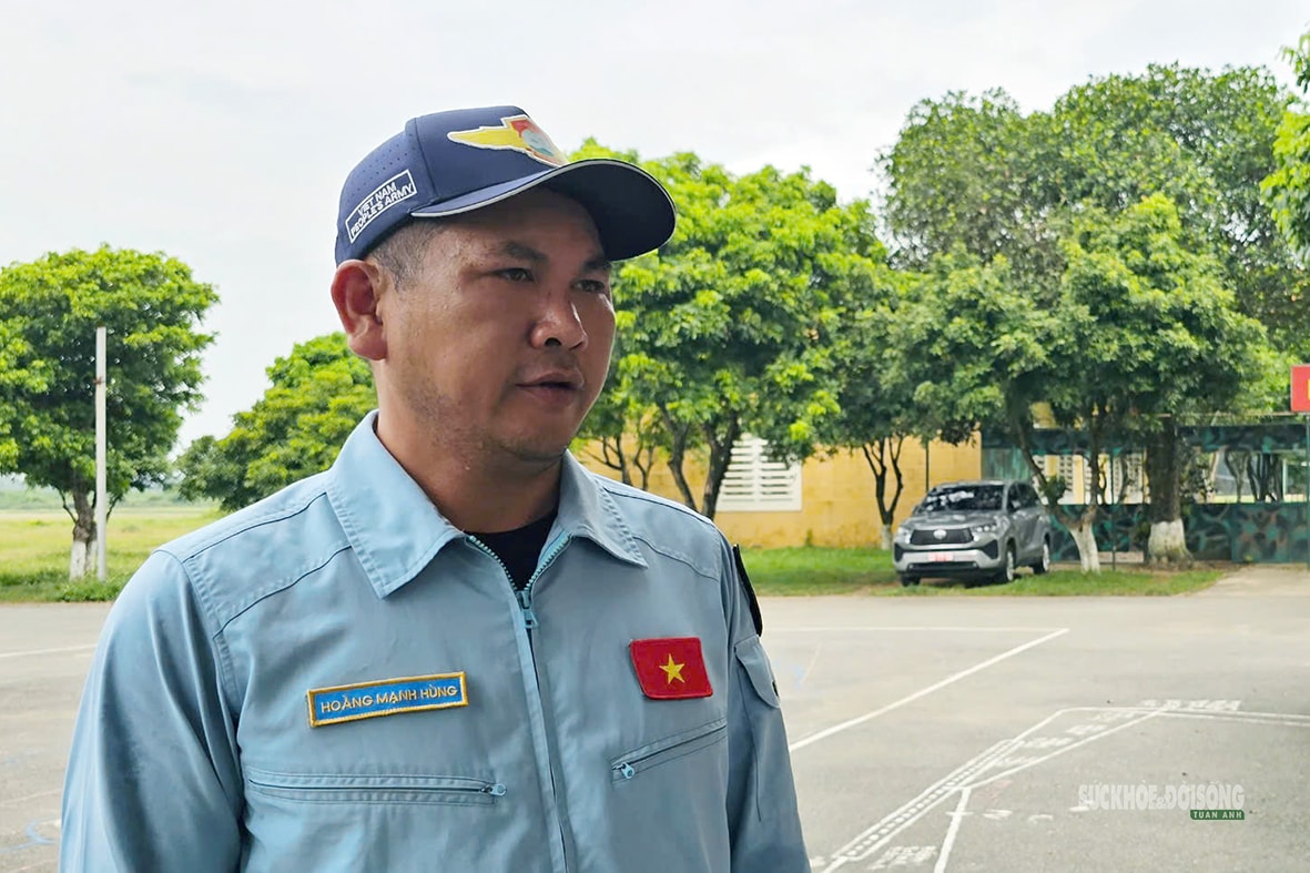 Không quân 916 diễn tập đưa nạn nhân rời nóc nhà cao tầng bằng trực thăng- Ảnh 9. Không quân 916 diễn tập đưa nạn nhân rời nóc nhà cao tầng bằng trực thăng- Ảnh 9.