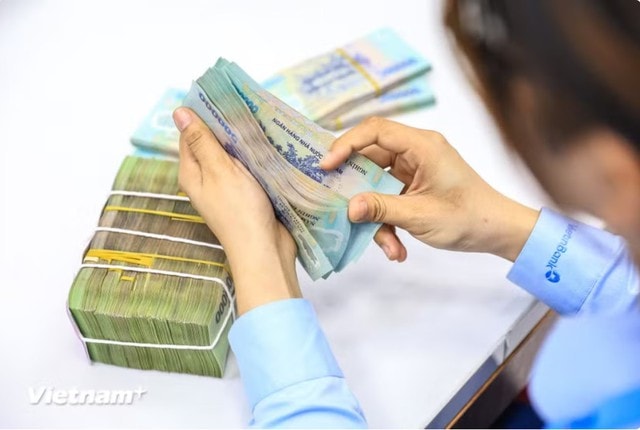 Bổ sung 11.000 tỷ đồng tiết kiệm từ tinh gọn bộ máy vào nguồn cải cách tiền lương- Ảnh 1. Bổ sung 11.000 tỷ đồng tiết kiệm từ tinh gọn bộ máy vào nguồn cải cách tiền lương- Ảnh 1.