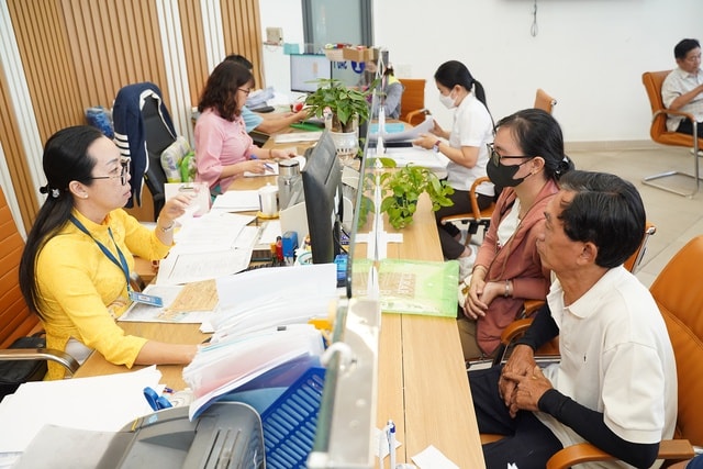 Bộ Nội vụ dồn lực hoàn thiện thể chế, cải cách tiền lương và nâng cao chất lượng cán bộ cơ sở - Ảnh 1.