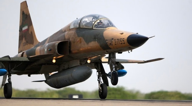 Phi đội F-5 Iran tiết lộ cách đột kích khiến căn cứ Mỹ tại Kuwait 'trở tay không kịp'- Ảnh 1. Phi đội F-5 Iran tiết lộ cách đột kích khiến căn cứ Mỹ tại Kuwait 'trở tay không kịp'- Ảnh 1.