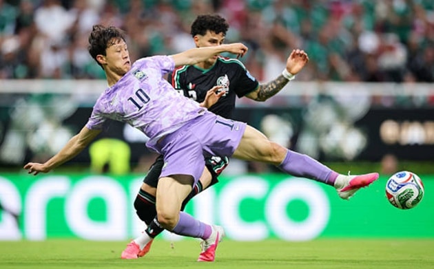 Lee Jae-sung lạc lõng trên hàng công tuyển Hàn Quốc