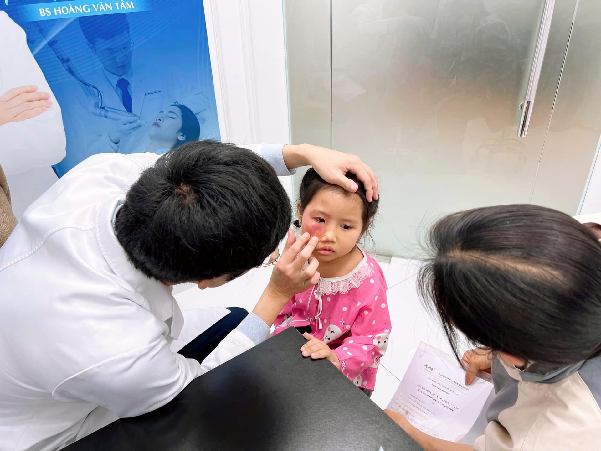 Hành trình thầm lặng của bác sĩ trong điều trị bớt bẩm sinh cho trẻ em - Ảnh 1.