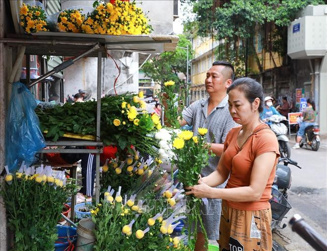 Nhộn nhịp chợ Tết Đoan Ngọ- Ảnh 3.