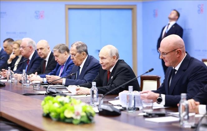 Thủ tướng Chính phủ Lê Minh Hưng hội kiến Tổng thống Nga Vladimir Putin- Ảnh 5. Thủ tướng Chính phủ Lê Minh Hưng hội kiến Tổng thống Nga Vladimir Putin- Ảnh 5.