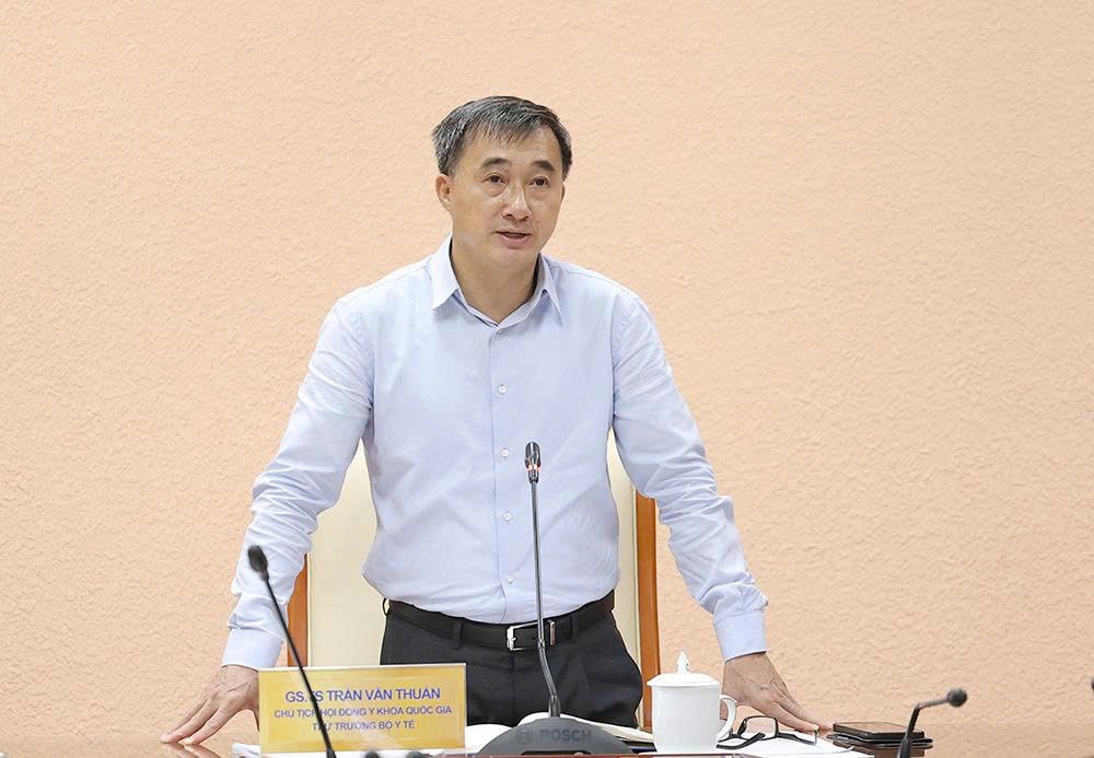 Thứ trưởng Trần Văn Thuấn: Hội đồng Y khoa Quốc gia đẩy nhanh tiến độ chuẩn bị kỳ đánh giá năng lực hành nghề bác sĩ - Ảnh 1.