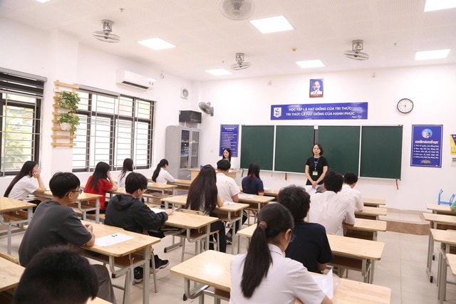Hôm nay, Hà Nội công bố điểm thi, điểm chuẩn vào lớp 10- Ảnh 1. Hôm nay, Hà Nội công bố điểm thi, điểm chuẩn vào lớp 10- Ảnh 1.