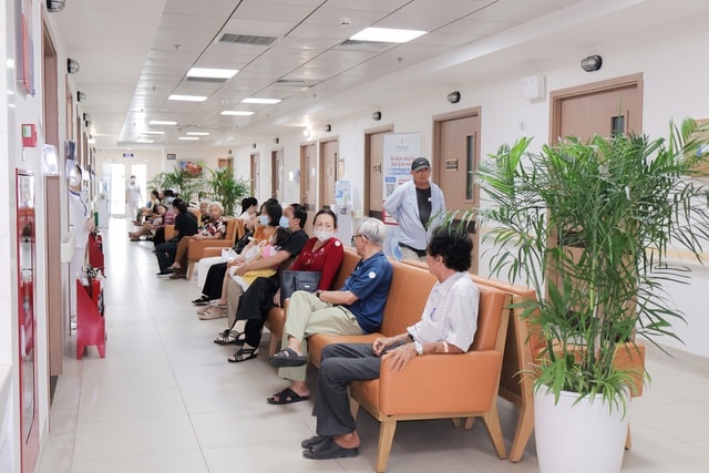 2.000 người dân Cần Thơ tham gia chương trình khám sức khỏe toàn dân của Vinmec- Ảnh 2. 2.000 người dân Cần Thơ tham gia chương trình khám sức khỏe toàn dân của Vinmec- Ảnh 2.