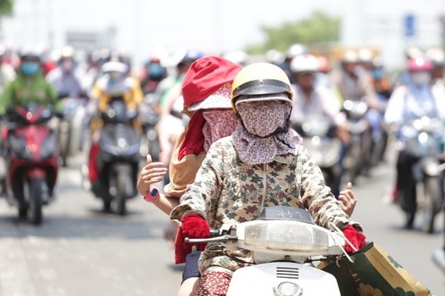 Nắng nóng dài ngày bao phủ miền Bắc, miền Trung từ hôm nay- Ảnh 1. Nắng nóng dài ngày bao phủ miền Bắc, miền Trung từ hôm nay- Ảnh 1.