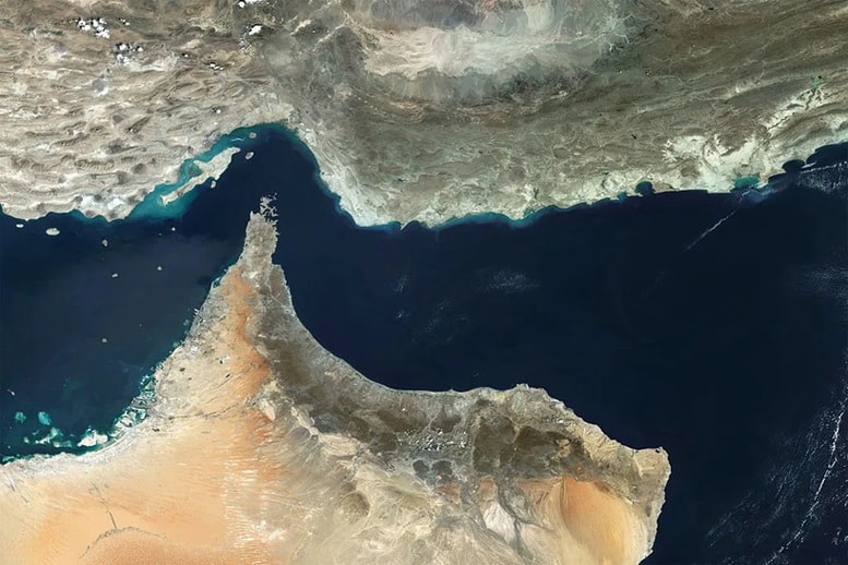 Eo biển Hormuz là tuyến vận tải năng lượng quan trọng nhất thế giới, chiếm 20% lượng dầu mỏ giao dịch toàn cầu.