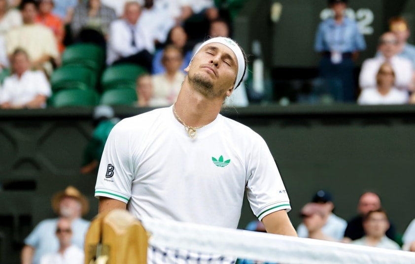 Alexander Zverev thi đấu trên sân cỏ nhưng chưa có danh hiệu