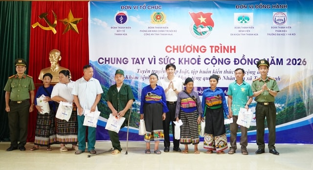 Thanh Hóa: Hàng trăm người dân xã vùng cao xã Tam Thanh được khám bệnh, phát thuốc miễn phí- Ảnh 6. Thanh Hóa: Hàng trăm người dân xã vùng cao xã Tam Thanh được khám bệnh, phát thuốc miễn phí- Ảnh 6.