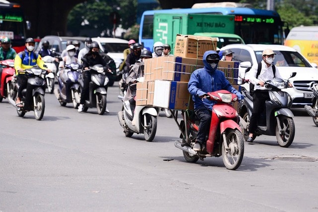 Vì sao nắng nóng dịp Hạ chí lại gây ngột ngạt, khó chịu nhất trong năm?- Ảnh 1. Vì sao nắng nóng dịp Hạ chí lại gây ngột ngạt, khó chịu nhất trong năm?- Ảnh 1.
