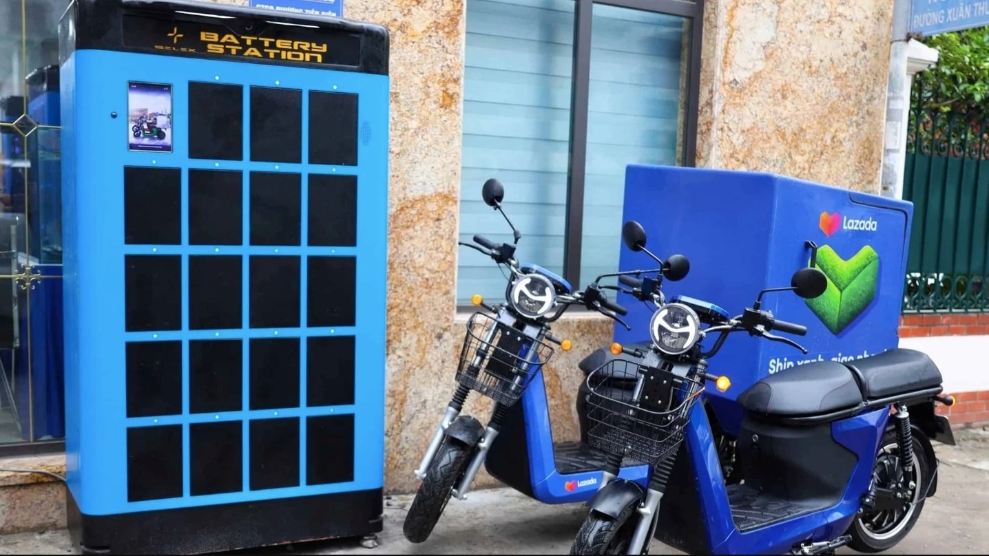 Trạm đổi pin tự động của Selex Motors phục vụ đắc lực cho các tài xế công nghệ và xe giao vận tải trọng lớn.