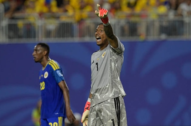 Thống kê ấn tượng của Eloy Room khi chỉ mất 90 phút để gần chạm tới kỷ lục của Tim Howard.