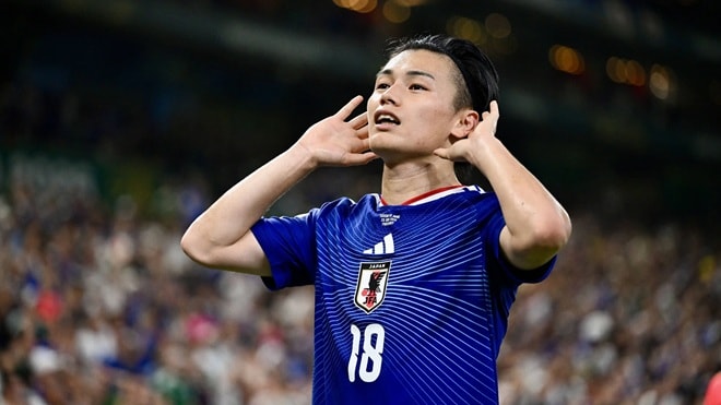 Ayase Ueda ăn mừng bàn thắng lịch sử tại World Cup.