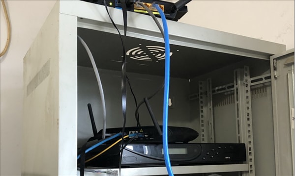 Các vật cản làm yếu tín hiệu Wi-Fi
