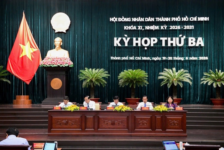 Người dân vui mừng khi TPHCM thông qua chủ trương miễn phí 100% vé xe buýt - Ảnh 1.