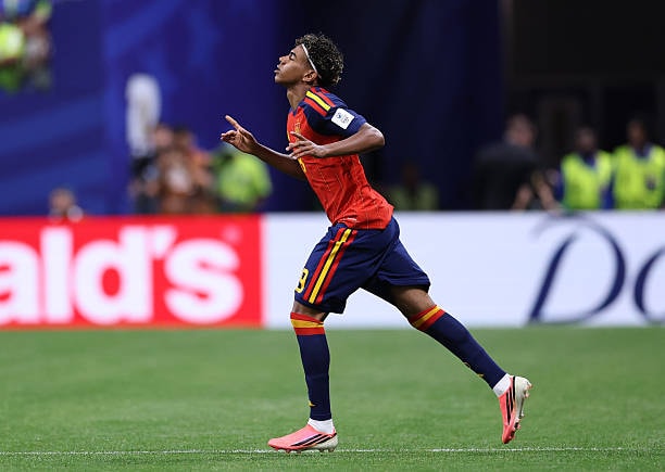 Lamine Yamal tỏa sáng rực rỡ trong lần đầu tiên đá chính tại World Cup 2026.
