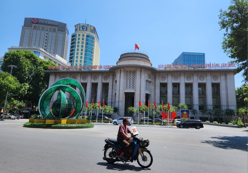 Trụ sở Ngân hàng Nhà nước và chính sách nới trần vốn ngắn hạn cho vay trung dài hạn