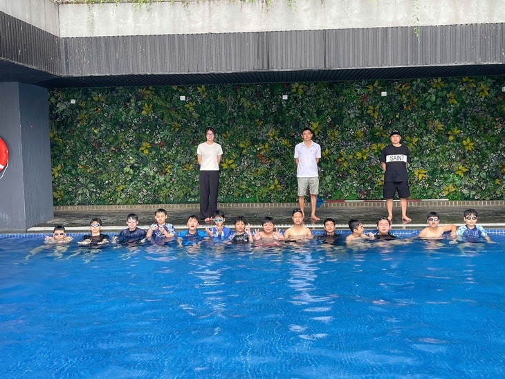 ‘Cơn sốt’ học bơi mùa hè và những lưu ý cho cha mẹ- Ảnh 3.