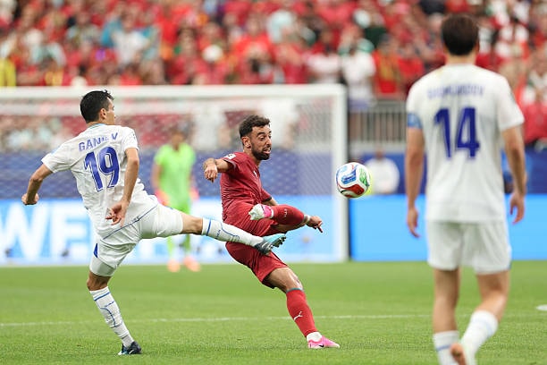 Bruno Fernandes kiến tạo cho Ronaldo ghi bàn