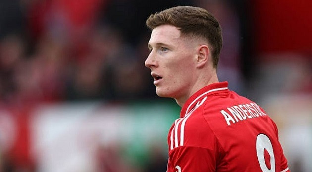 Tiền vệ Elliot Anderson đang là mục tiêu hàng đầu của Manchester City.