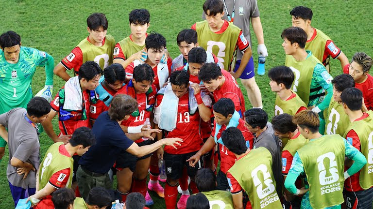 Tiền vệ trung tâm: Paik Seung-ho – 6.2 điểm. Một màn trình diễn mờ nhạt của tiền vệ mang áo số 8.