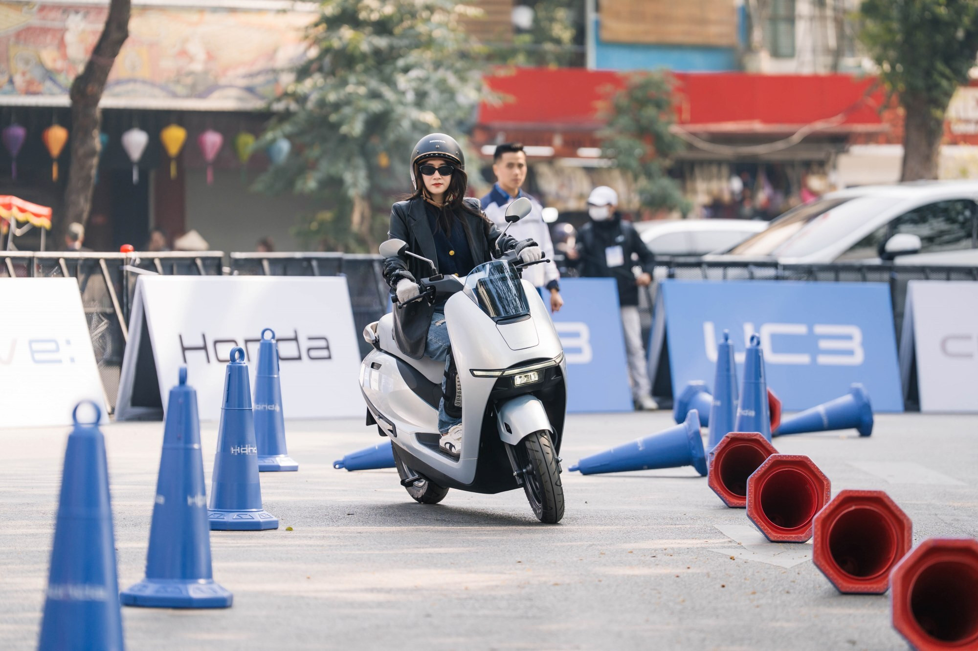Nhằm khuyến khích người dùng chuyển sang xe điện, Honda triển khai chương trình ưu đãi mở bán với mức hỗ trợ tương đương voucher trị giá 22 triệu đồng dành cho khách hàng mua UC3. (Ảnh: HVN)
