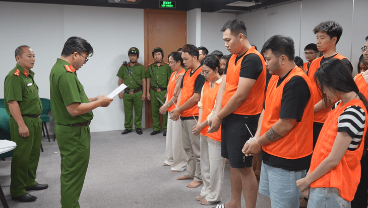 Công an TPHCM bắt thêm 51 đối tượng trong đường dây lừa đảo hợp đồng kỳ nghỉ- Ảnh 1.
