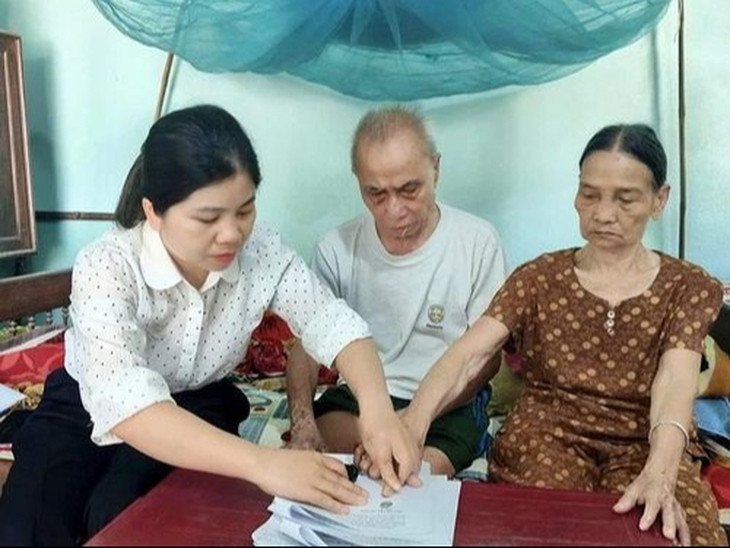 Sau vụ việc cụ 97 tuổi phải đến phường, Phó Thủ tướng yêu cầu chấn chỉnh toàn quốc- Ảnh 1.