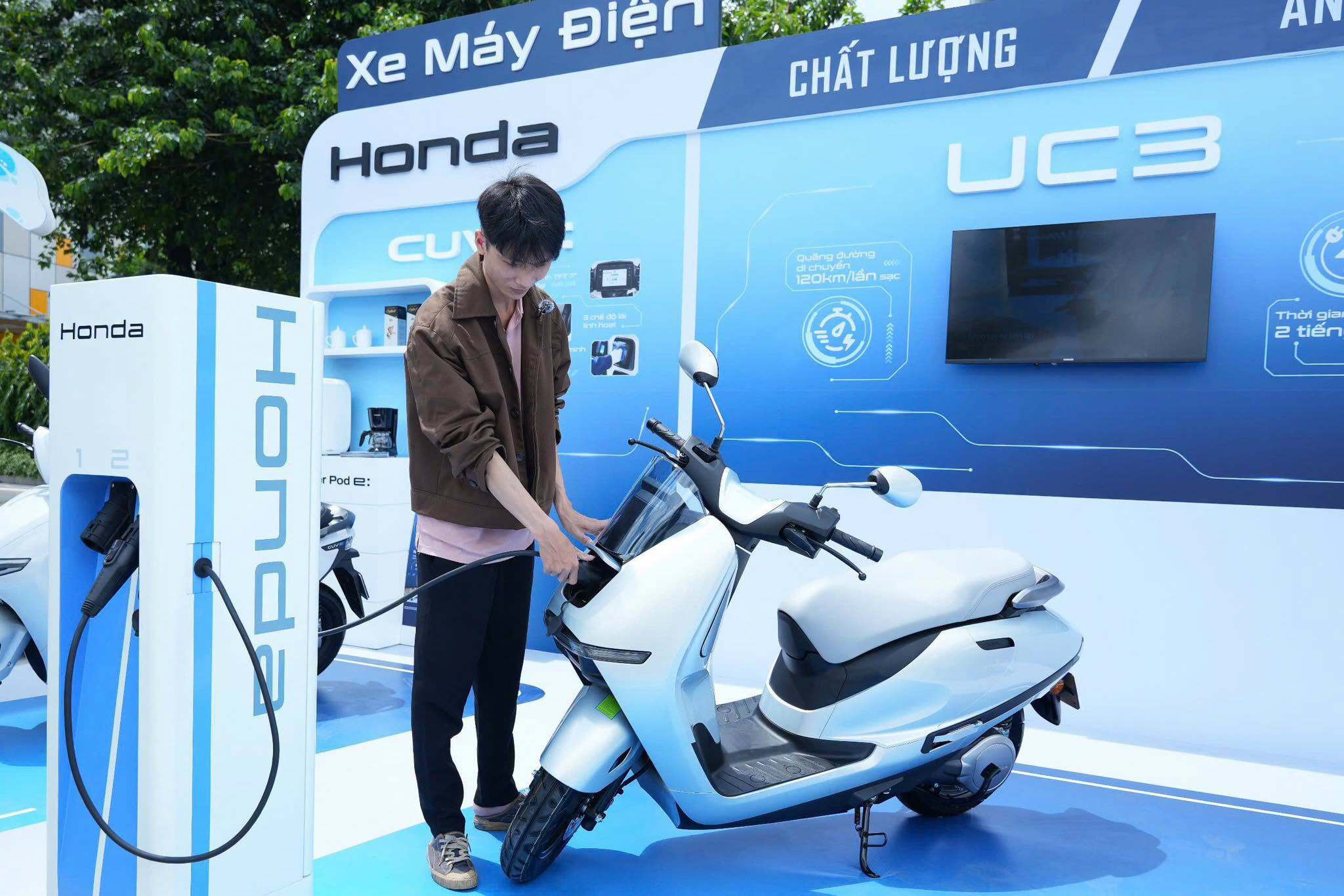 Honda cho biết phí sạc pin là 7.020 VNĐ/điểm sạc. (Ảnh: HVN)